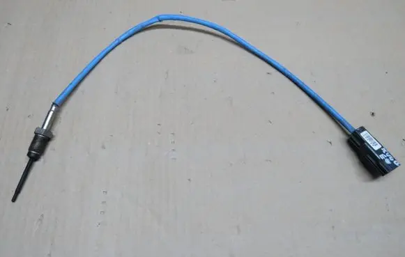 Ford Kuga II Exhaust gas temperature sensor AV4112B591AB