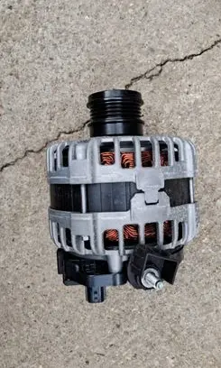 Renault Clio V Generator/alternator 231009076R