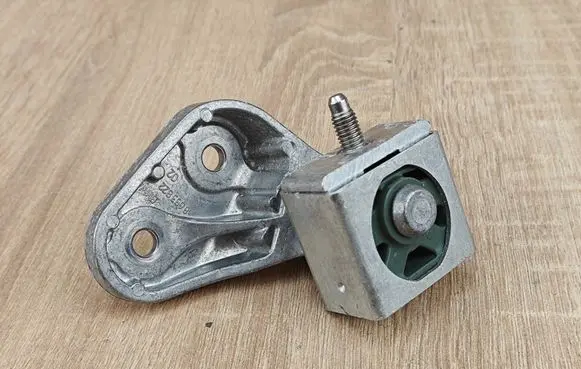 BMW 5 G30 G31 G38 Muffler mount bracket/holder 8632096 8683822
