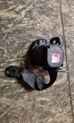 Volvo C70 Rear seatbelt 8600565
