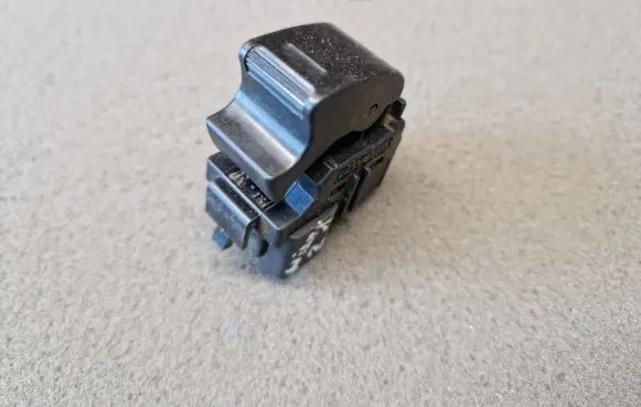 Toyota Hilux (AN10, AN20, AN30) Electric window control switch