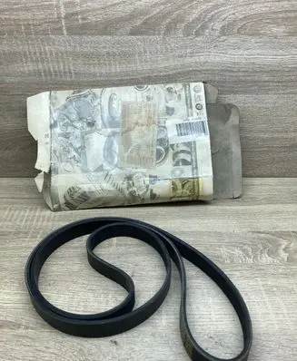 Volkswagen Golf IV Alternator belt 0281452711