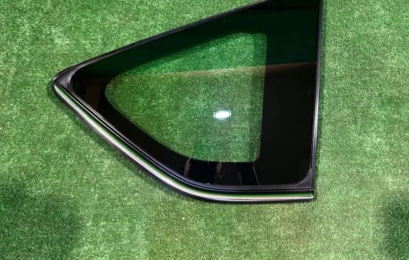 Toyota RAV 4 (XA40) Rear side window 62710-42310