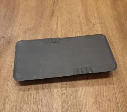 Mercedes-Benz GLS X166 Fuse box cover A1665404516