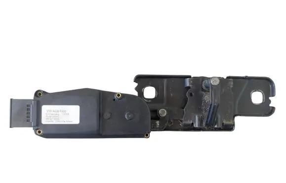 Skoda Octavia Mk3 (5E) Tailgate/trunk/boot lift motor 4F9827383G 131115 0428583
