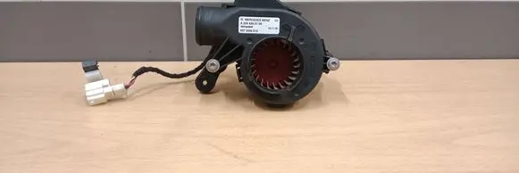 Mercedes-Benz C W204 Engine control unit/module fan A2048300708 9972506010 A2048300705