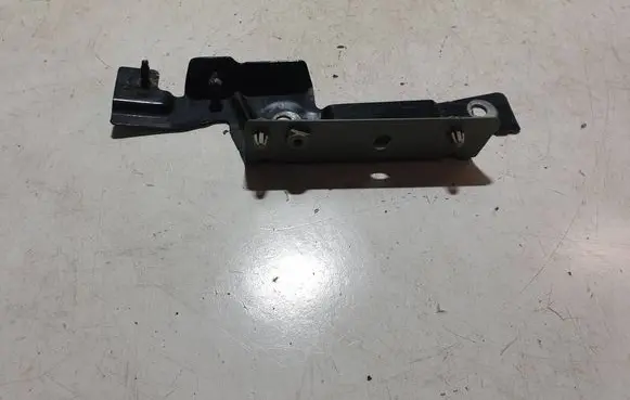 Renault Captur Fender mounting bracket 631235481R