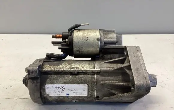 Renault Megane III Starter motor ESW20E26