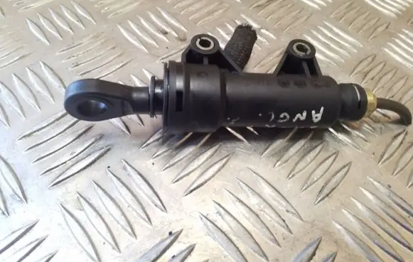 BMW 3 E46 Clutch master cylinder 215211638992