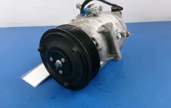 Opel Astra J Air conditioning (A/C) compressor (pump)