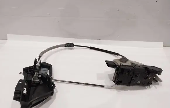 Citroen DS5 Front door lock 9686919580