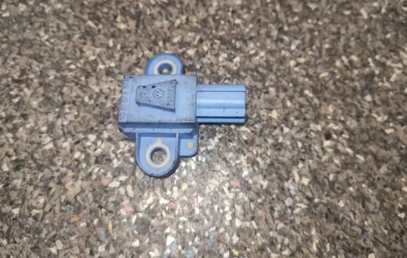 Skoda Octavia Mk2 (1Z) Airbag deployment crash/impact sensor 1K0955557B