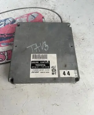 Toyota Avensis Verso Engine control unit/module 8966144300