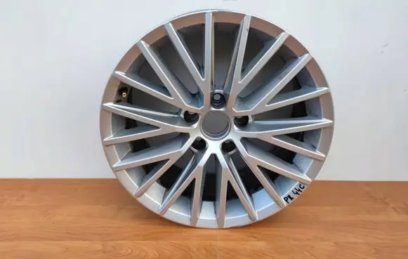 Volkswagen Scirocco R17 alloy rim 1K8601025L