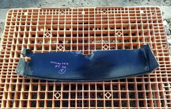Mitsubishi Outlander Intercooler air guide/duct channel MR958464