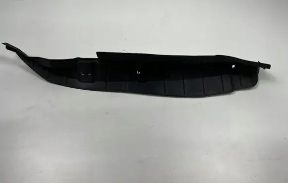 Suzuki Swift I Fender end trim 7235163J0SUZUKIOE