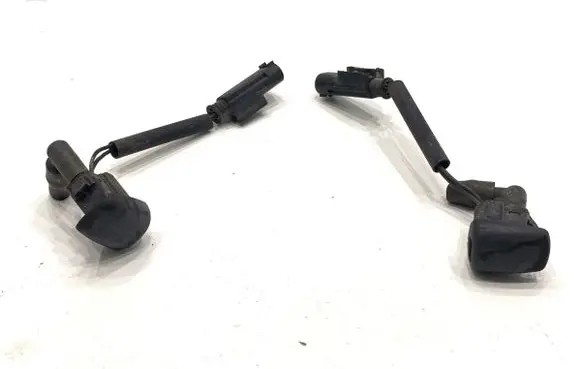 BMW 5 E60 E61 Windshield washer spray nozzle 7132969