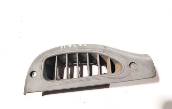 Peugeot 806 Dash center air vent grill 1462008077 23888