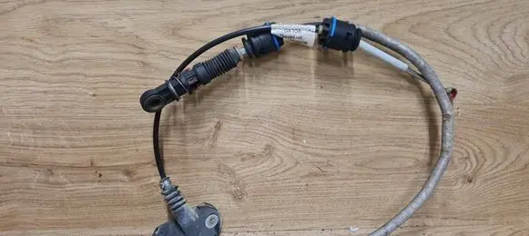 Volvo V50 Gear shift cable linkage 30759148