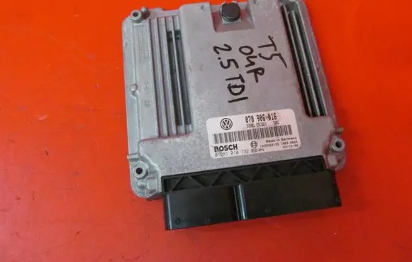 Volkswagen Multivan T5 Engine control unit/module 070906016 0281010732