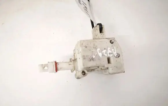Volkswagen New Beetle Central locking motor 