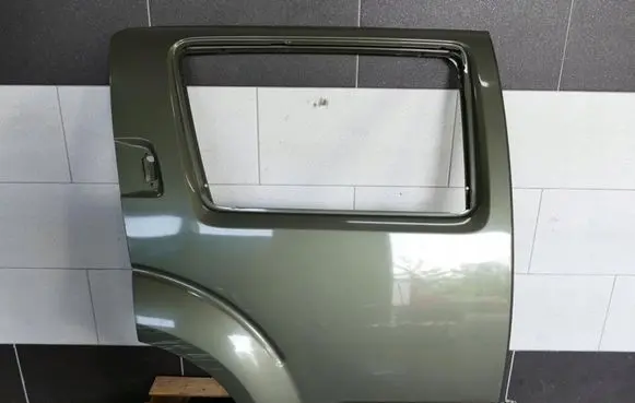 Nissan Pathfinder R51 Rear door