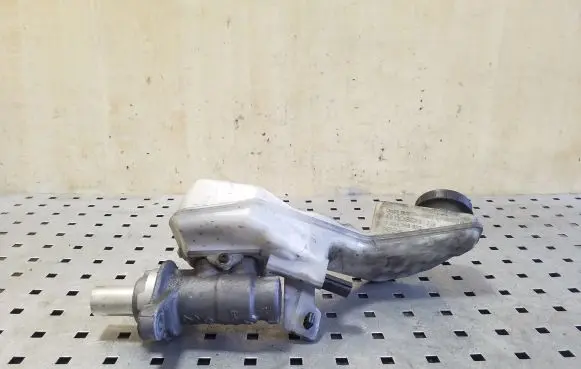 Nissan X-Trail T32 Master brake cylinder 0204796652 782045