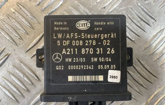 Mercedes-Benz E W211 Light module LCM 5DF00827802 0000292342 A2118703126