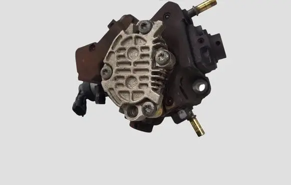 Nissan X-Trail T31 Fuel injection high pressure pump 0445010223 8200690744 5200934657