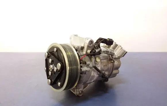 Renault Clio V Air conditioning (A/C) compressor (pump) 926005450R