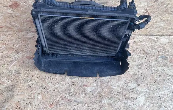 Jaguar XE Radiator set 