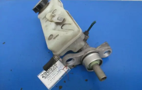 Renault Megane II Master brake cylinder