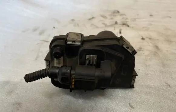 Opel Insignia A Intake manifold valve actuator/motor 