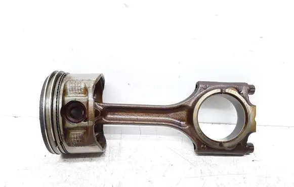 Volvo XC70 Piston with connecting rod 24520A