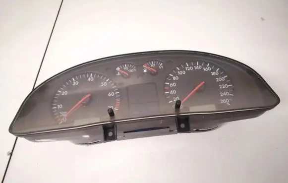 Volkswagen PASSAT B5 Speedometer (instrument cluster) 3B0920820 VDO110008961