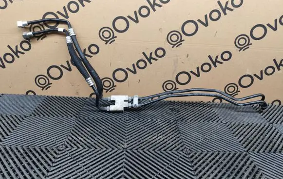 Dodge Challenger Gearbox oil cooler pipe/hose 52014762AA