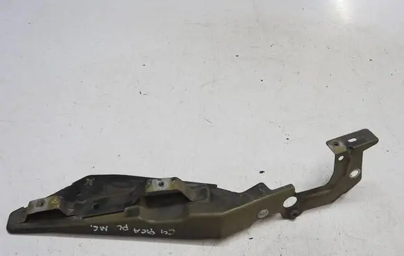 Citroen C4 II Picasso Fender mounting bracket 9801669580