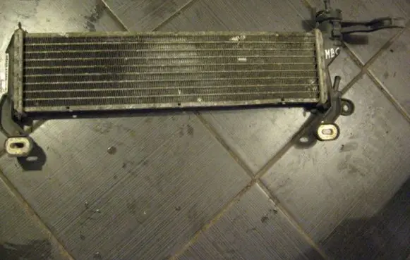 Engine oil radiator