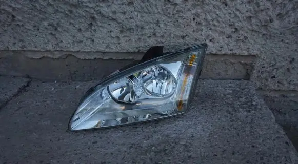 Ford Focus Headlight/headlamp