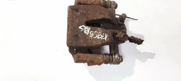 Toyota Avensis T250 Rear brake caliper y01340