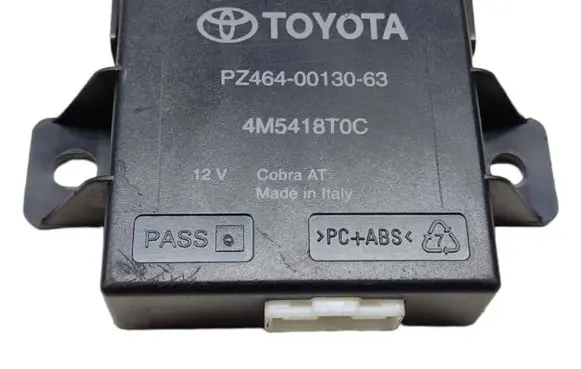 Toyota Avensis T270 Alarm control unit/module PZ4640013063 4M5418T0C