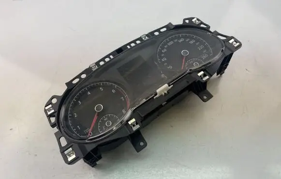 Volkswagen Golf VII Speedometer (instrument cluster) 5G1920740B