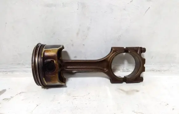Volvo V50 Piston with connecting rod