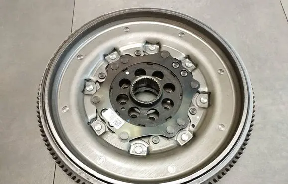 Volkswagen Tiguan Clutch set kit 05L105266J