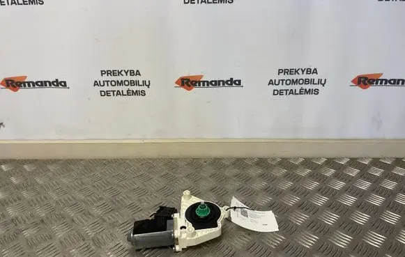 Mercedes-Benz CLA C117 X117 W117 Rear door window regulator motor A61041113