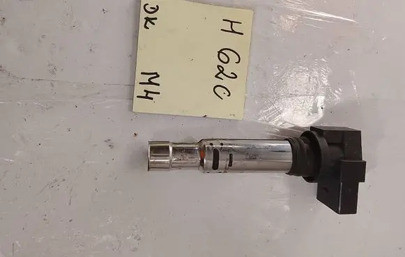 Volkswagen Golf IV High voltage ignition coil 036905715E 7829200