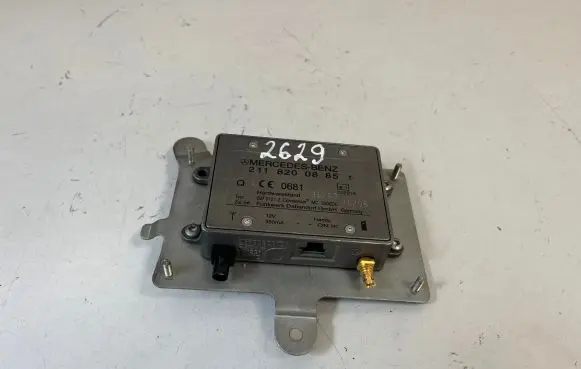 Mercedes-Benz S W221 Antenna control unit 2118200885 09701212 0681