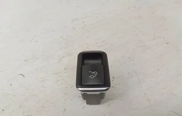 Mercedes-Benz E W212 Tailgate opening switch A2129059200 10023292 10073079