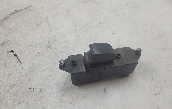 Mitsubishi Lancer X Electric window control switch 8608A067
