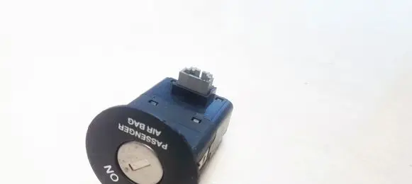 KIA Sportage Passenger airbag on/off switch 
